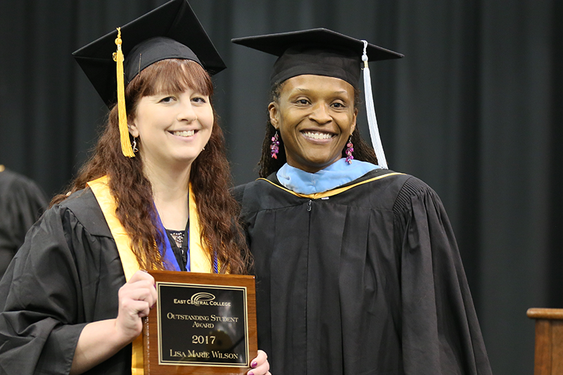 Lisa Wilson Honored with Outstanding Student Award